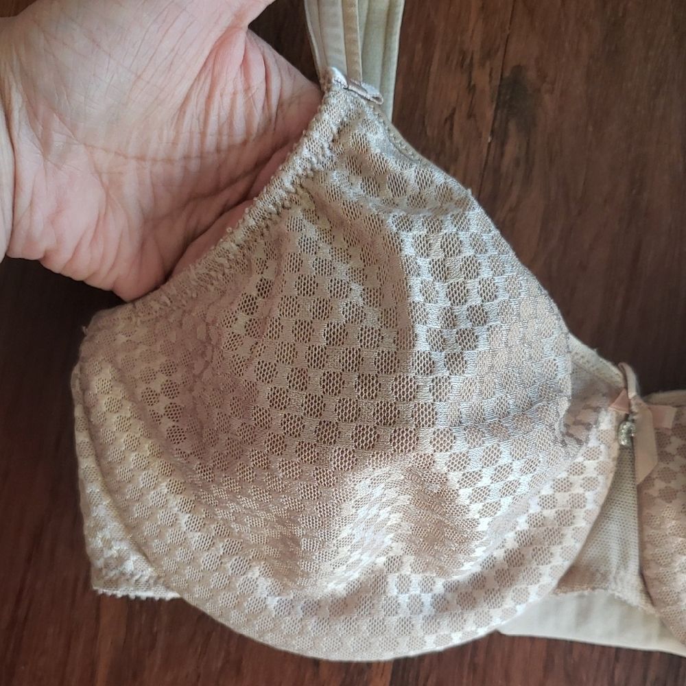 Chantelle Beige Nude Lace Bra Size 34DD Chic Feminine - Picture 2 of 6